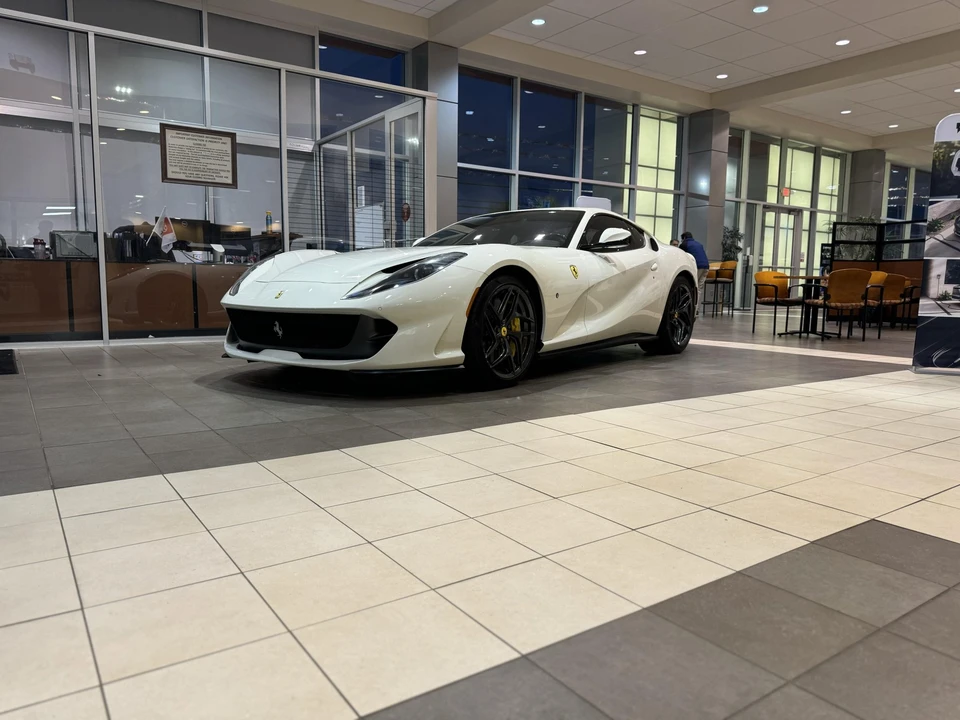 2018 Ferrari 812 Superfast - Image 10 of 31