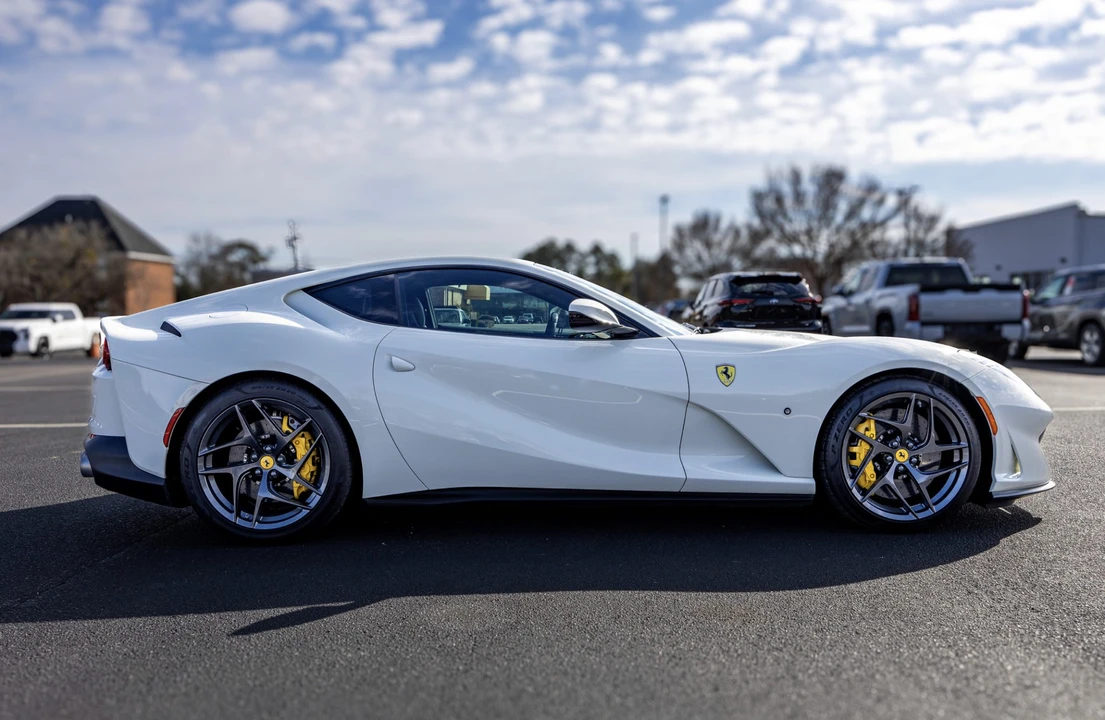 2018 Ferrari 812 Superfast - Image 5 of 31