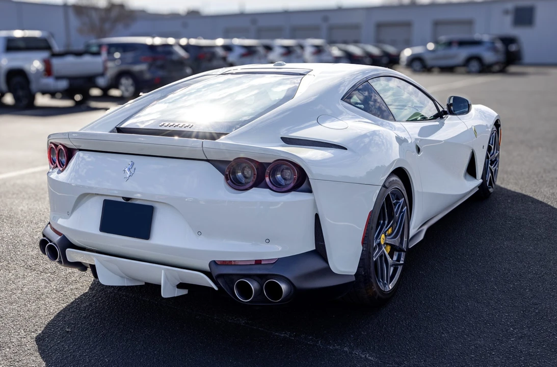 2018 Ferrari 812 Superfast - Image 6 of 31