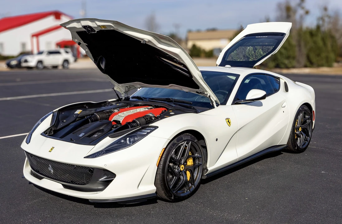 2018 Ferrari 812 Superfast - Image 26 of 31