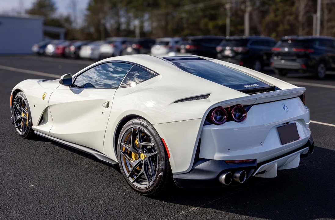 2018 Ferrari 812 Superfast - Image 8 of 31
