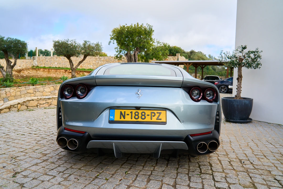 2018 Ferrari 812 Superfast - Image 4 of 31