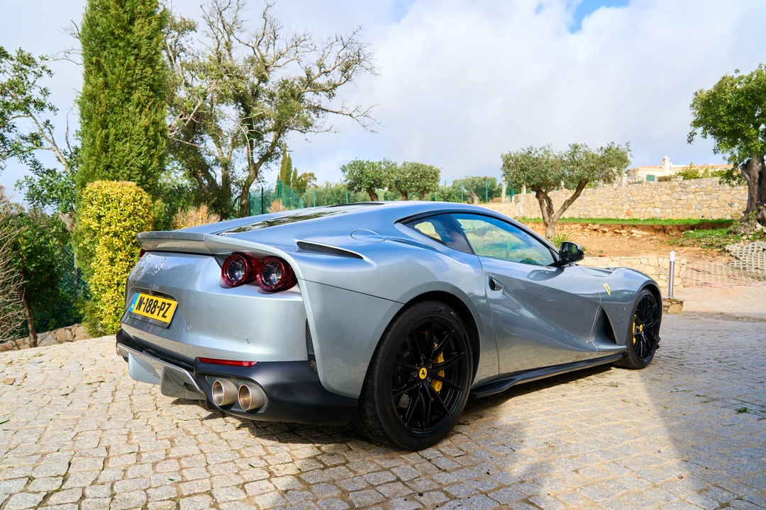 2018 Ferrari 812 Superfast - Image 5 of 31