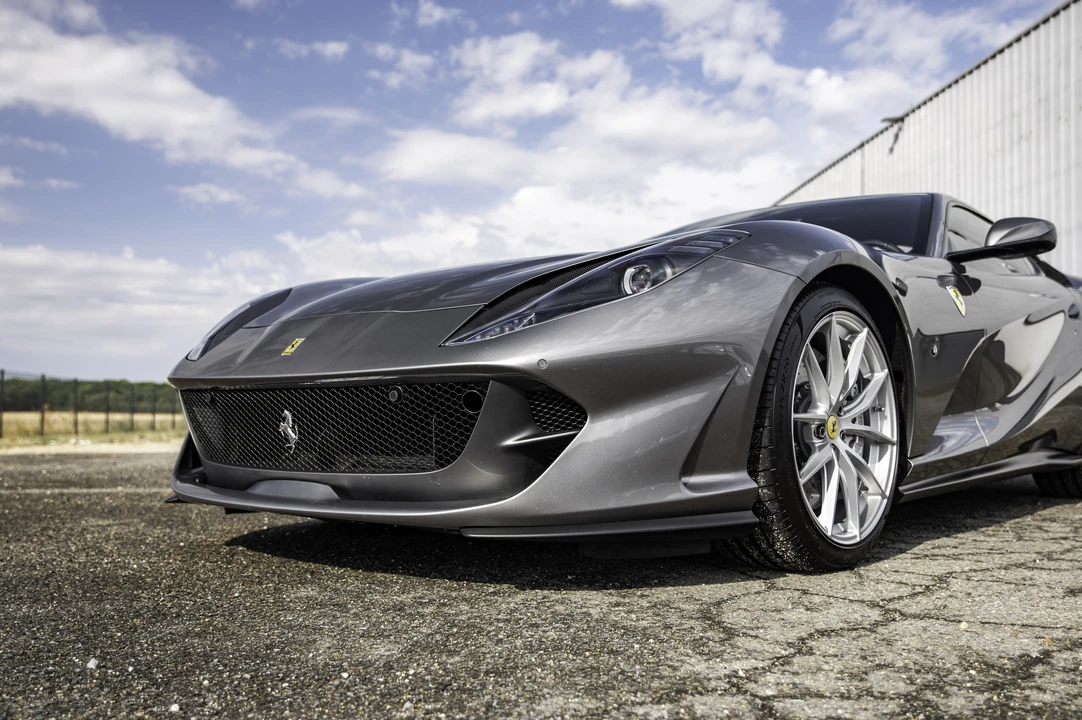 2018 Ferrari 812 Superfast - Image 27 of 31