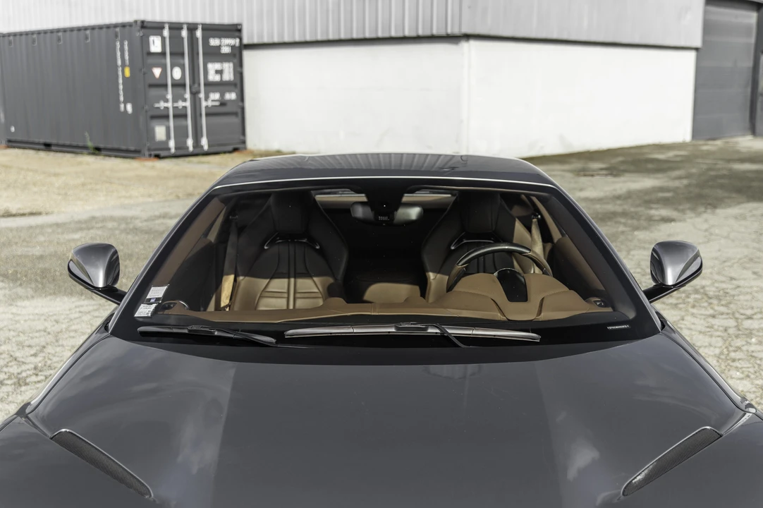 2018 Ferrari 812 Superfast - Image 14 of 31
