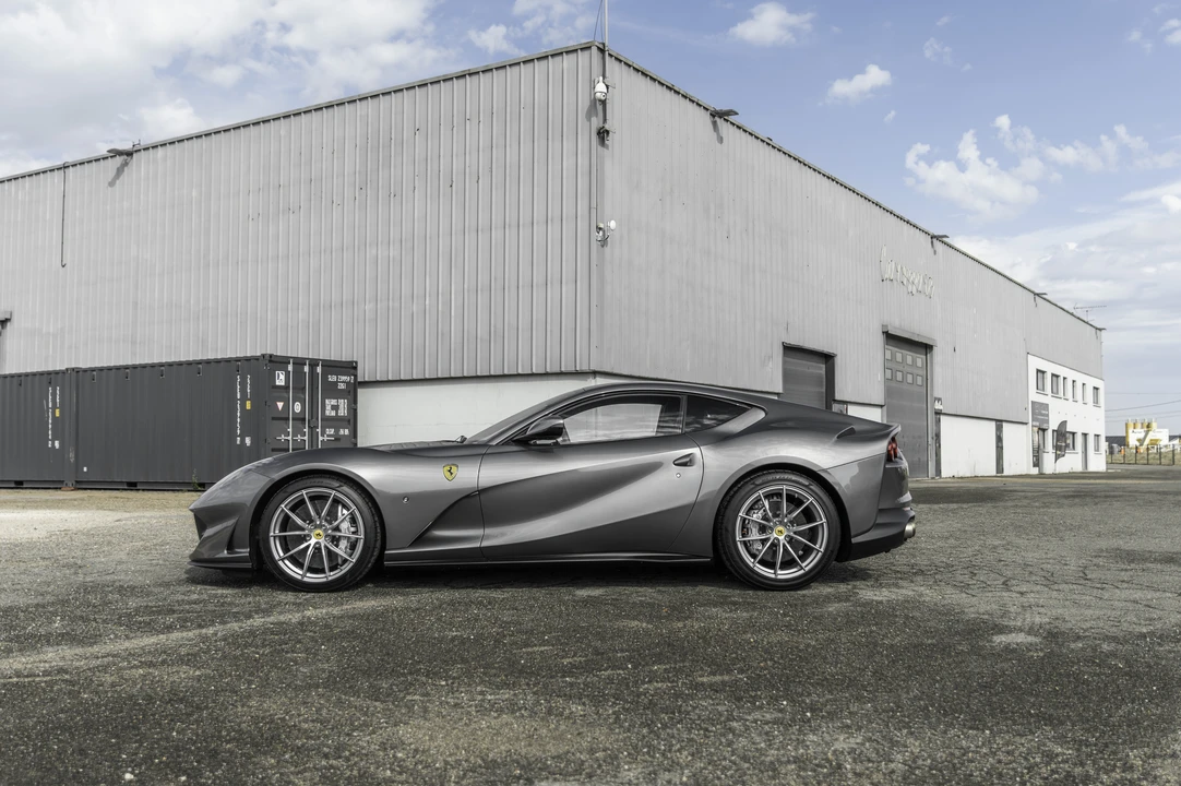 2018 Ferrari 812 Superfast - Image 4 of 31