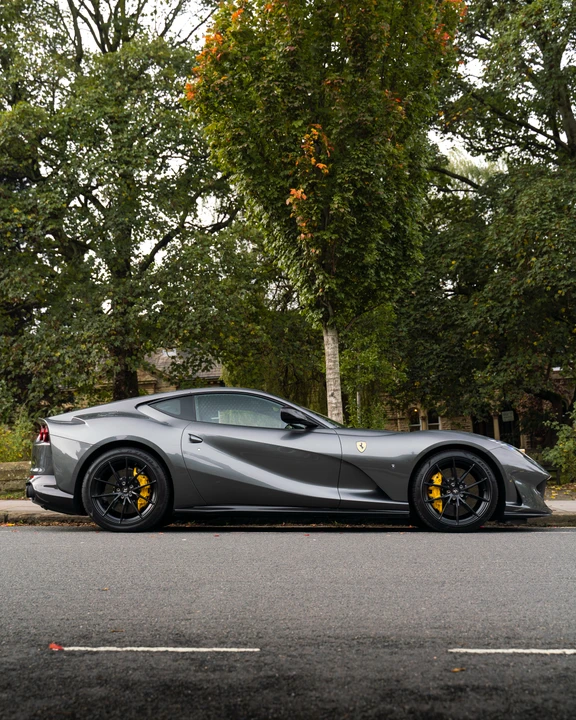 2018 Ferrari 812 Superfast - Image 4 of 31