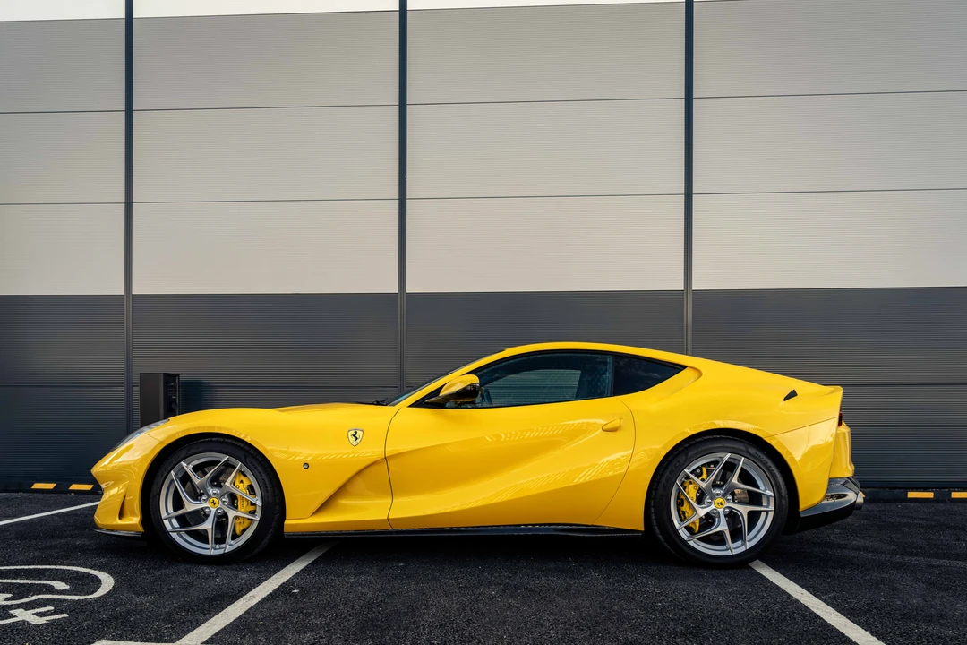 2018 Ferrari 812 Superfast - Image 4 of 31
