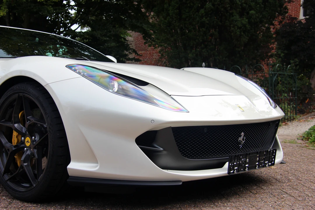 2018 Ferrari 812 Superfast - Image 19 of 31