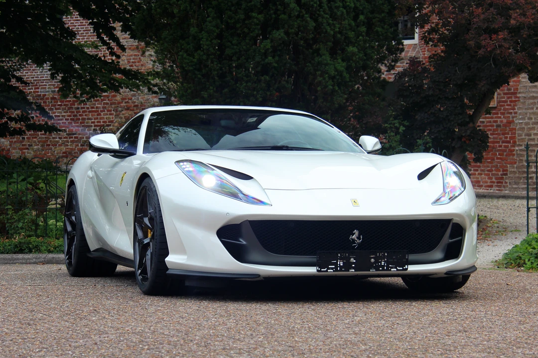 2018 Ferrari 812 Superfast - Image 15 of 31
