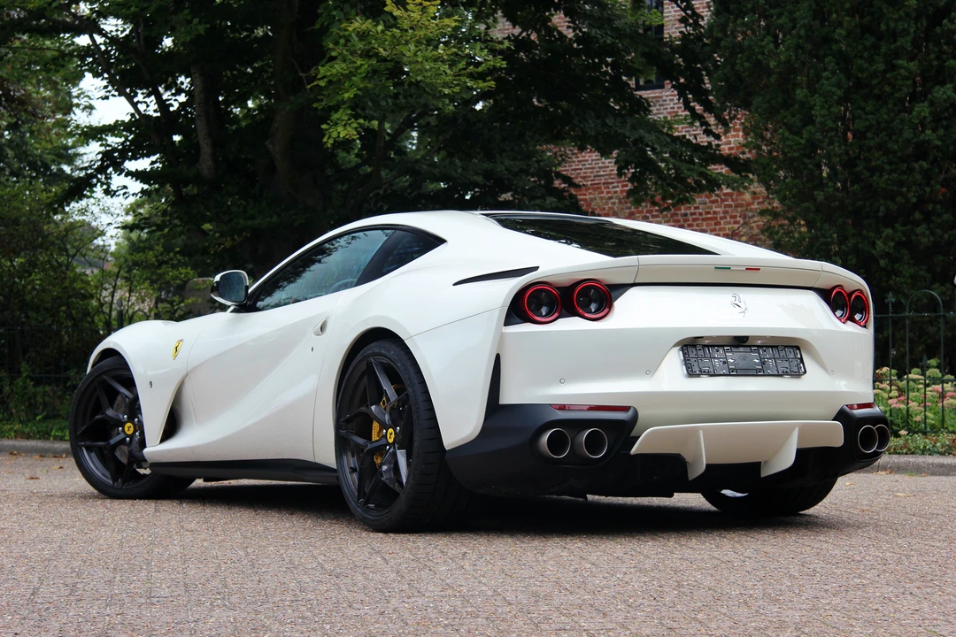 2018 Ferrari 812 Superfast - Image 5 of 31
