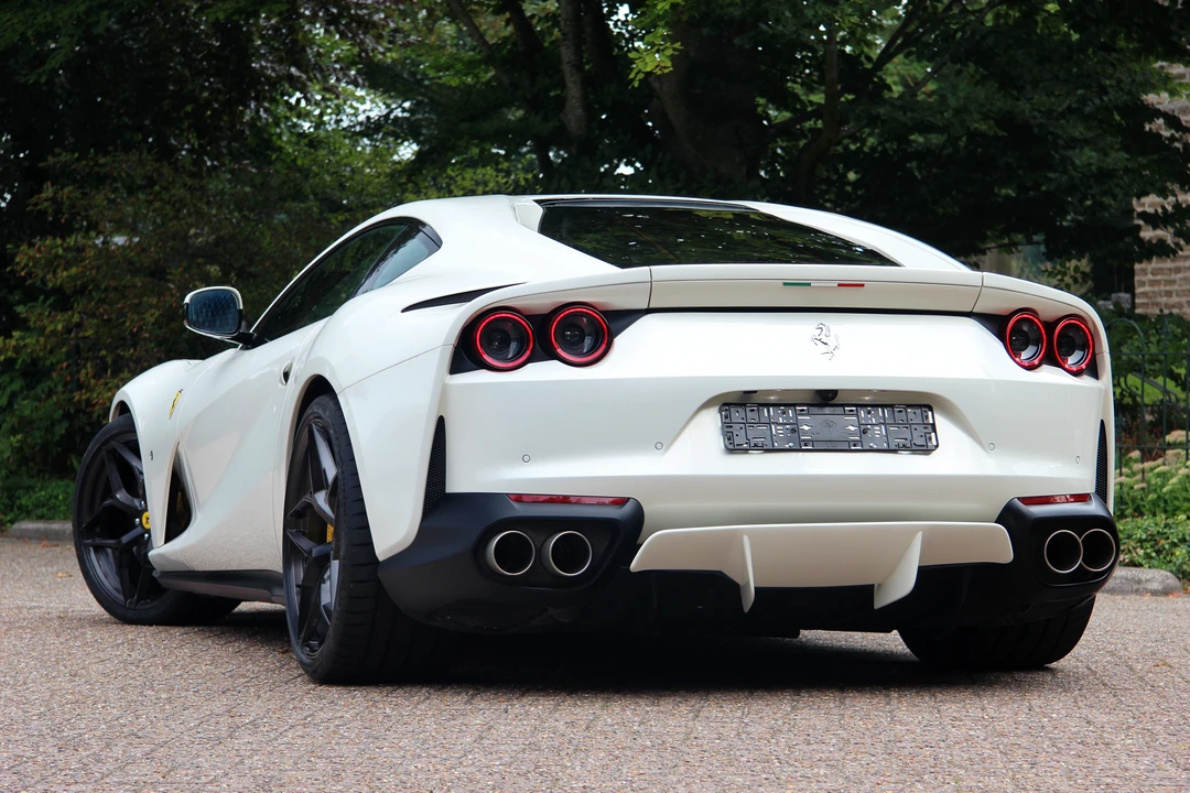 2018 Ferrari 812 Superfast - Image 6 of 31