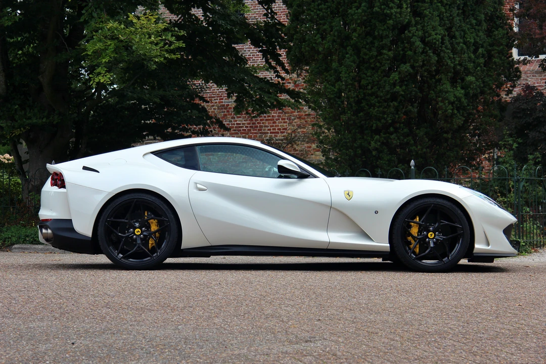 2018 Ferrari 812 Superfast - Image 9 of 31