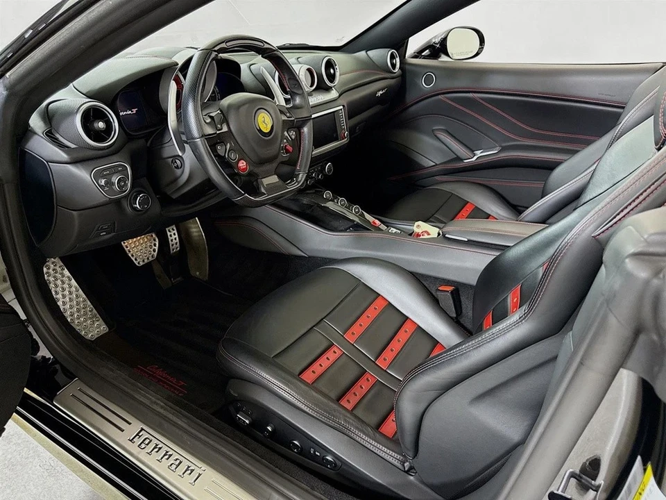 2018 Ferrari California T - Image 12 of 12