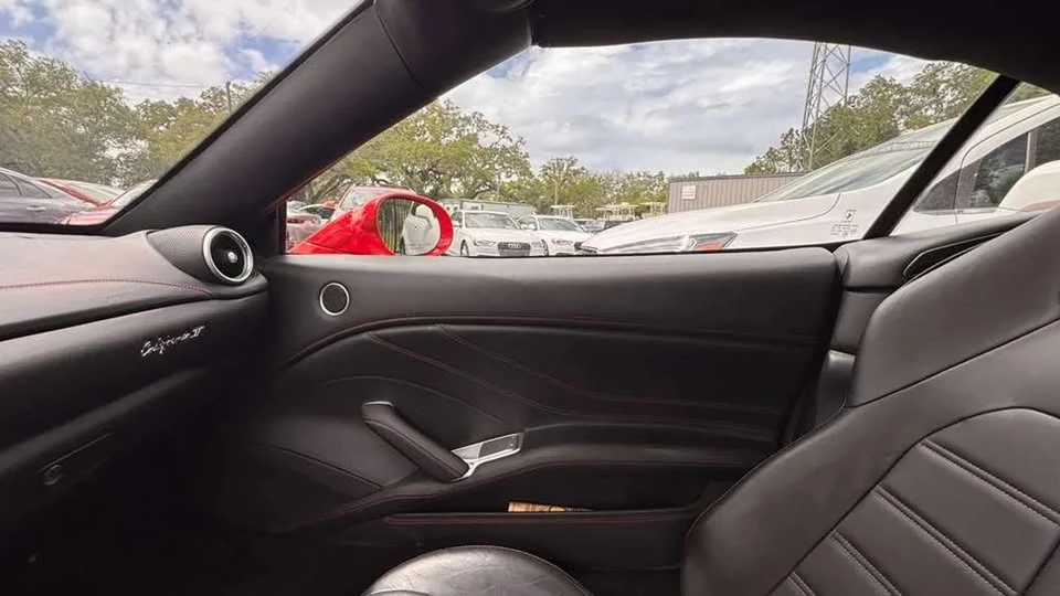 2018 Ferrari California T - Image 15 of 18