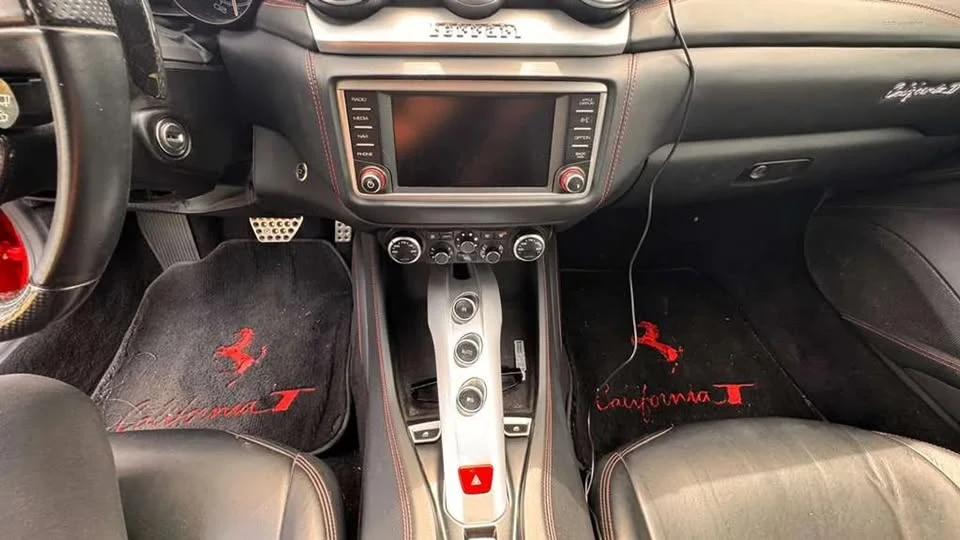 2018 Ferrari California T - Image 18 of 18