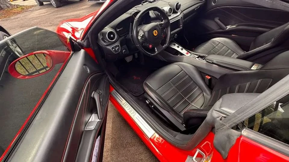 2018 Ferrari California T - Image 17 of 18