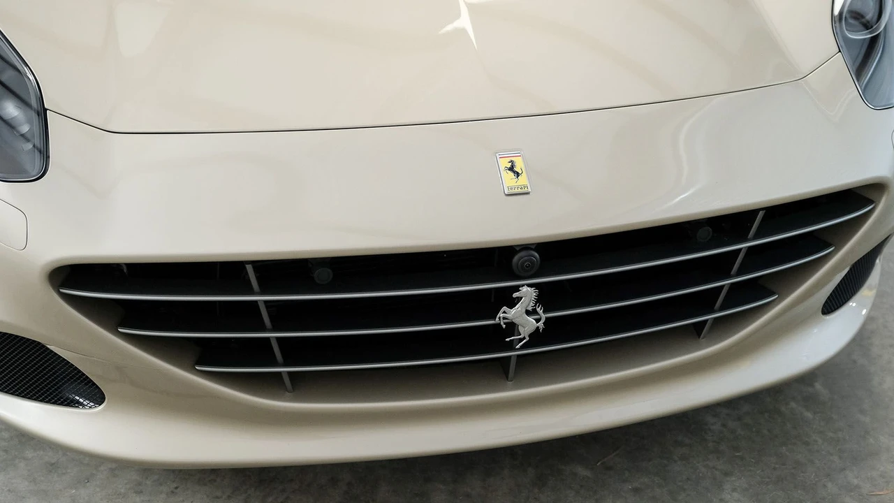 2018 Ferrari California T - Image 21 of 31