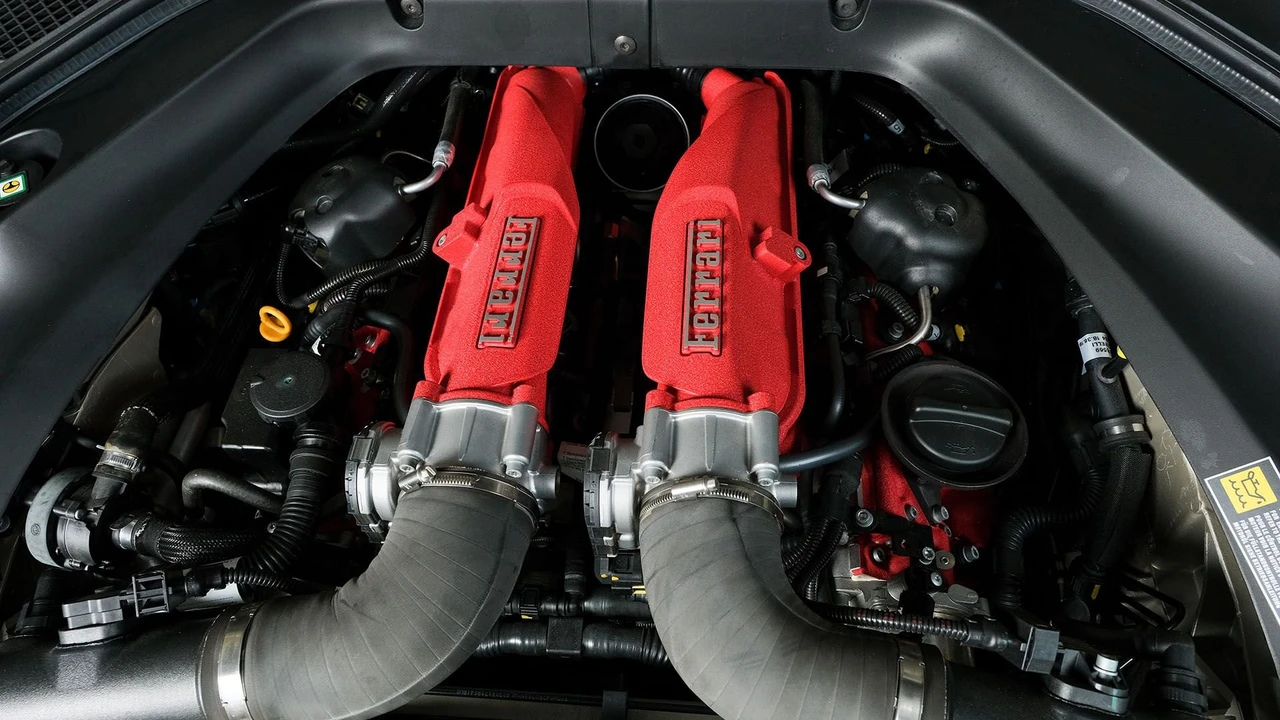 2018 Ferrari California T - Image 8 of 31
