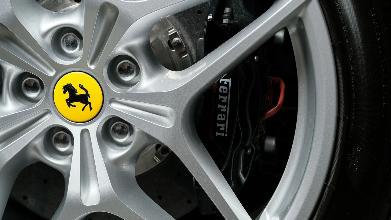2018 Ferrari California T - Image 27 of 31