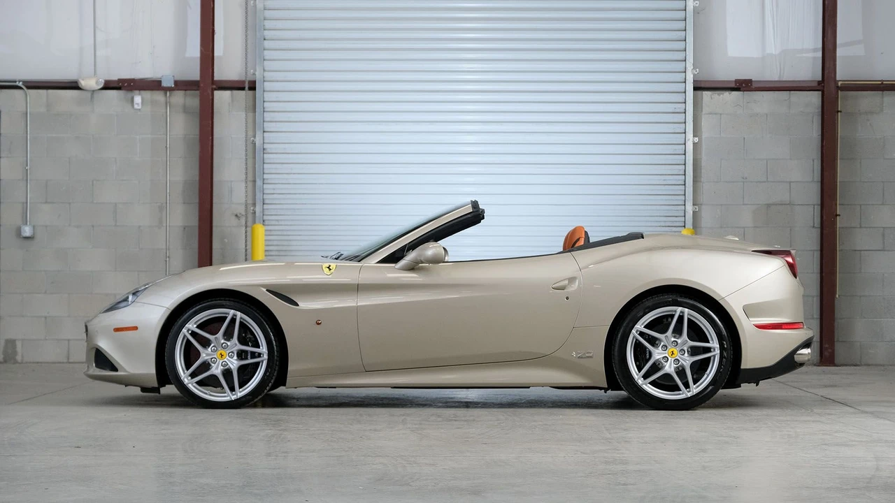 2018 Ferrari California T - Image 5 of 31