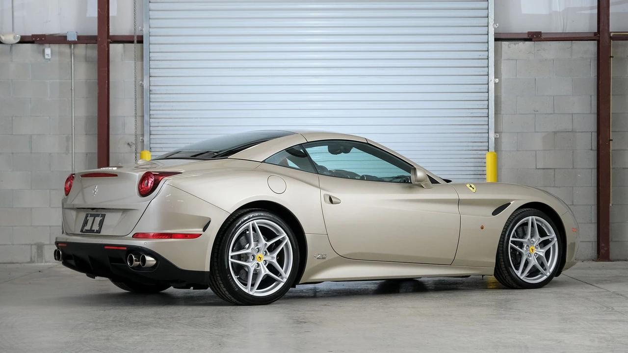2018 Ferrari California T - Image 12 of 31