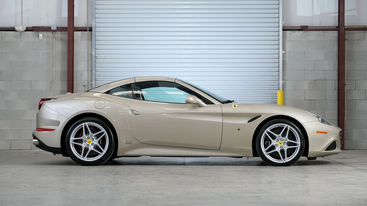 2018 Ferrari California T - Image 11 of 31