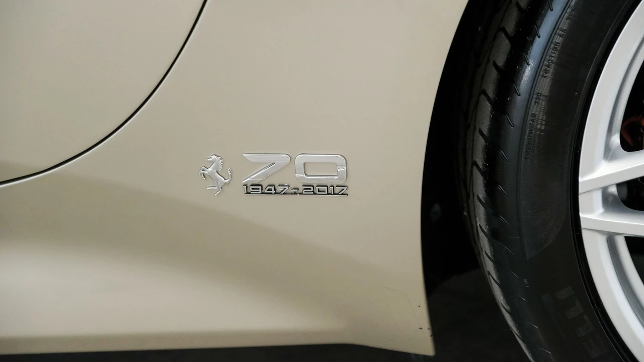 2018 Ferrari California T - Image 25 of 31