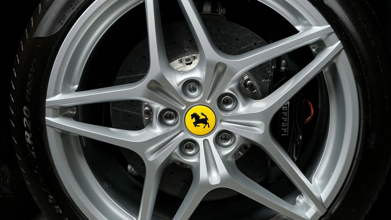 2018 Ferrari California T - Image 30 of 31