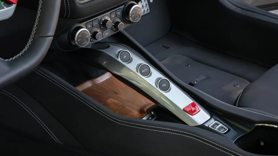 2018 Ferrari California T - Image 16 of 20