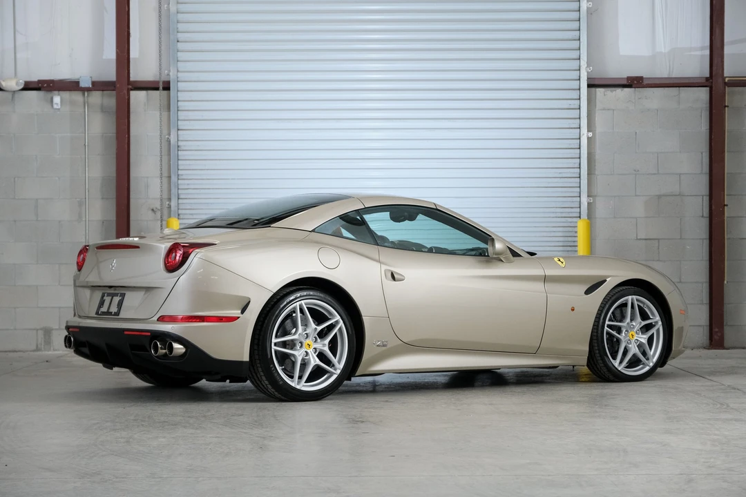 2018 Ferrari California T - Image 17 of 26