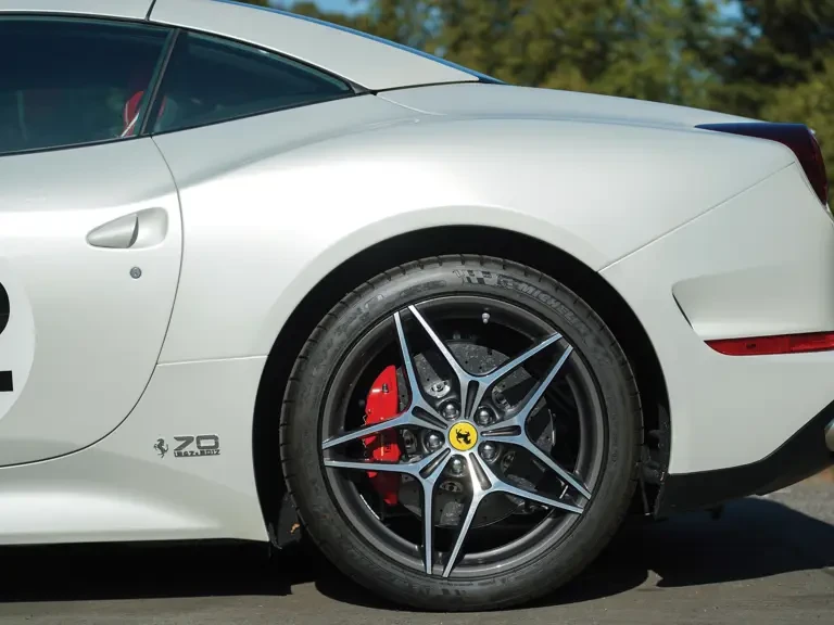2018 Ferrari California T - Image 24 of 31
