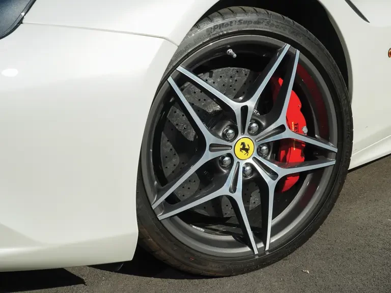 2018 Ferrari California T - Image 23 of 31