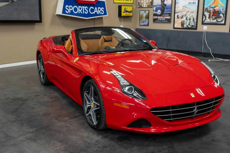 2018 Ferrari California T - Image 2 of 4