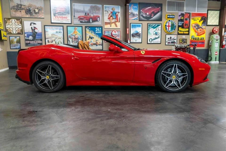 2018 Ferrari California T - Image 3 of 4