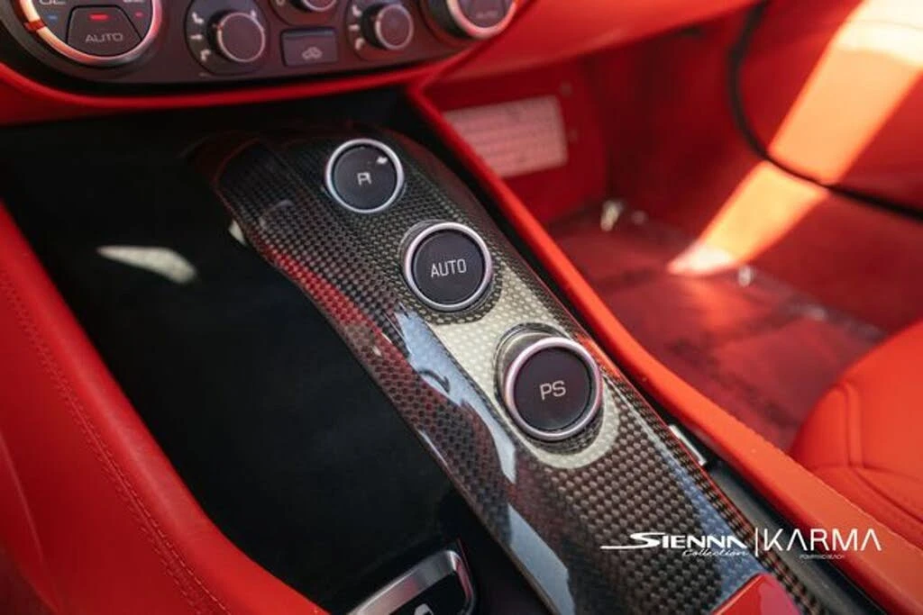 2018 Ferrari California T - Image 27 of 31