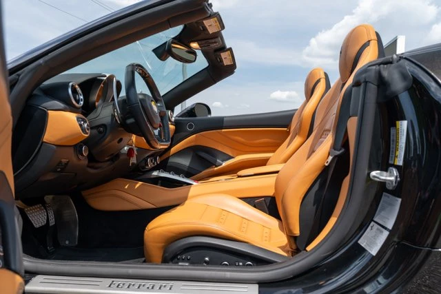 2018 Ferrari California T - Image 30 of 31