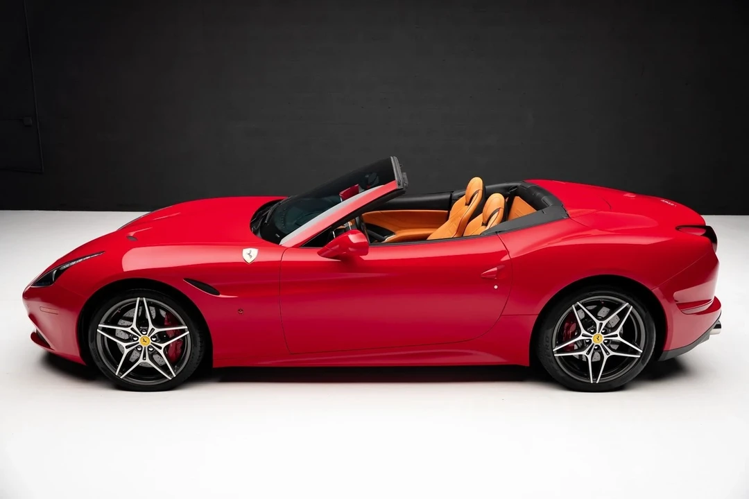 2018 Ferrari California T - Image 19 of 21