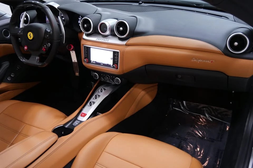 2018 Ferrari California T - Image 13 of 20