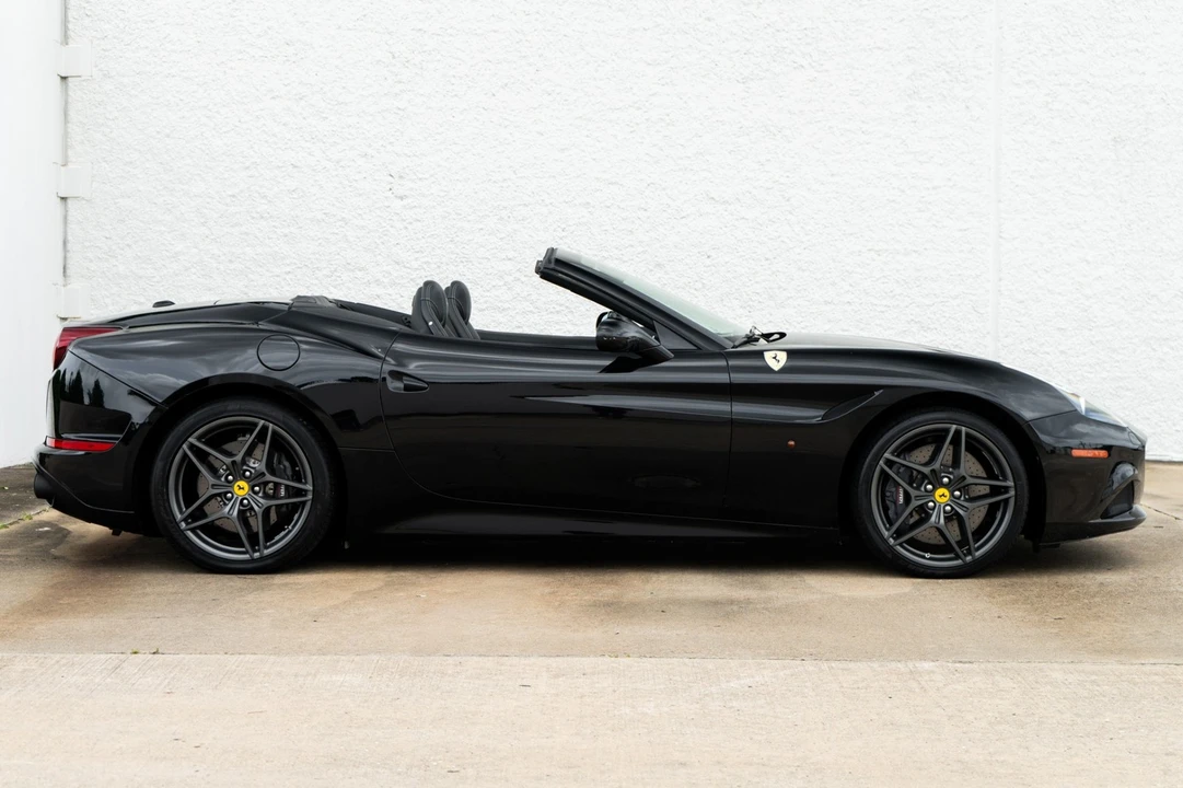 2018 Ferrari California T - Image 3 of 31