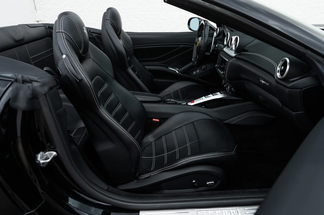 2018 Ferrari California T - Image 24 of 31