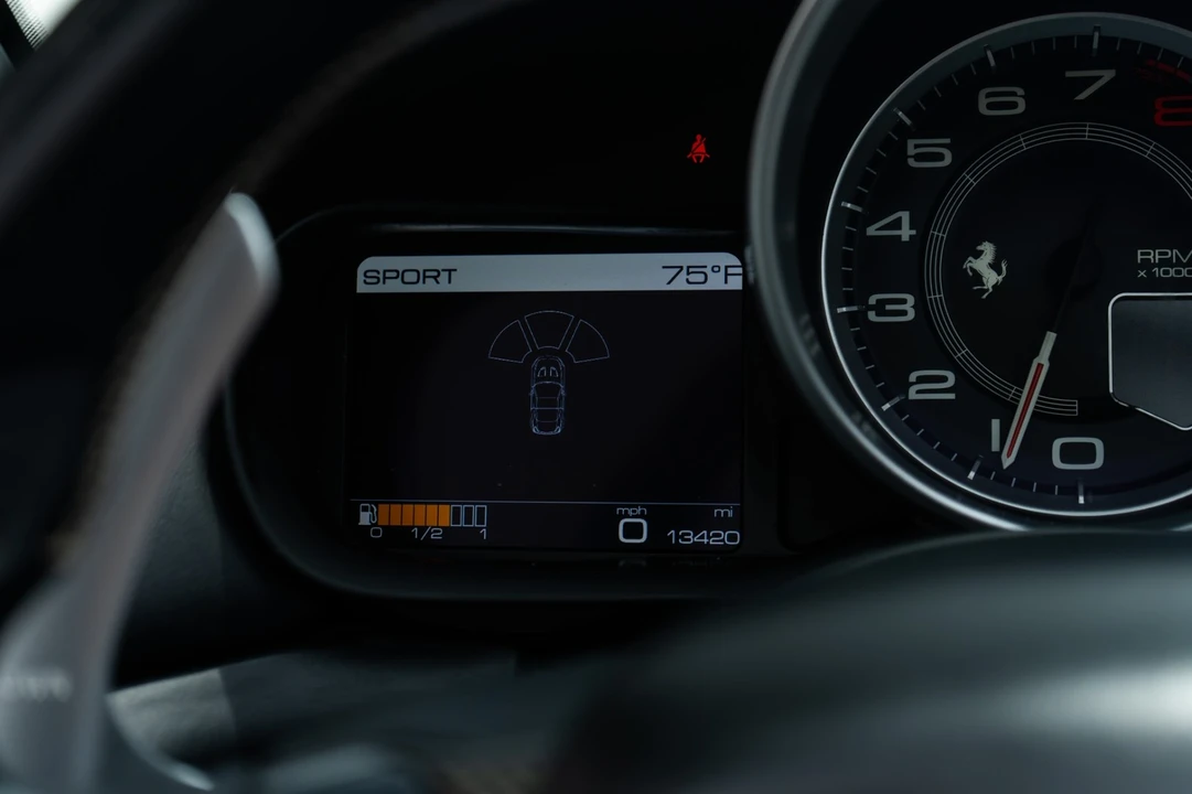 2018 Ferrari California T - Image 12 of 31