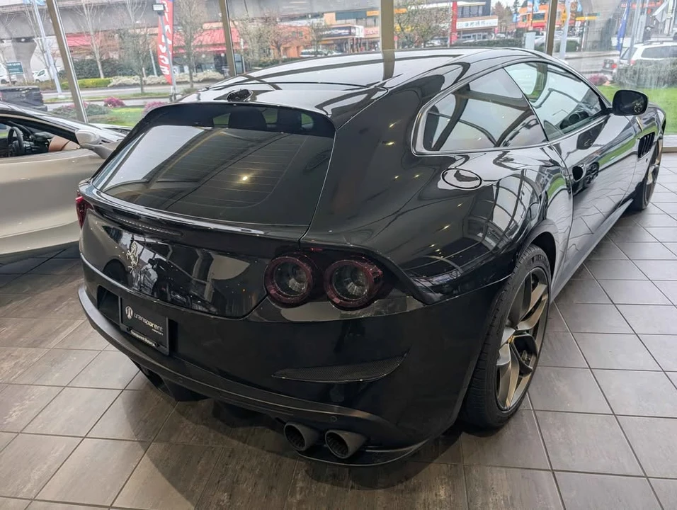 2018 Ferrari GTC4Lusso - Image 9 of 10