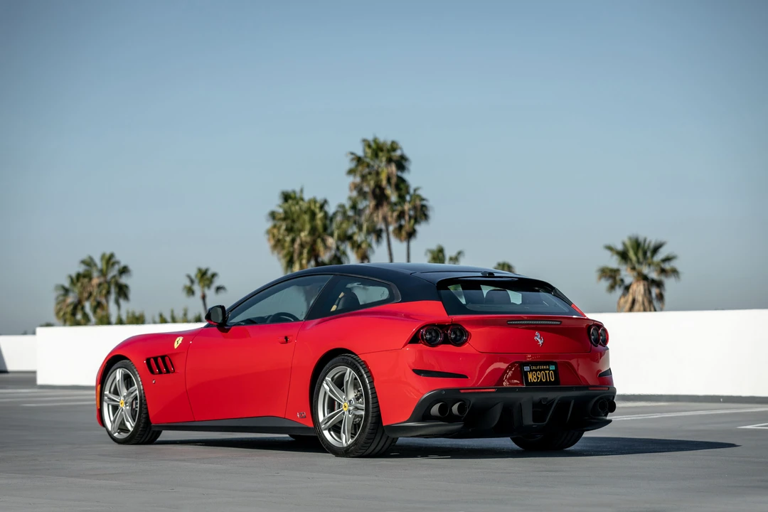 2018 Ferrari GTC4Lusso - Image 5 of 31