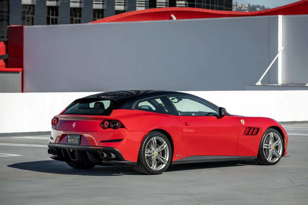 2018 Ferrari GTC4Lusso - Image 22 of 31
