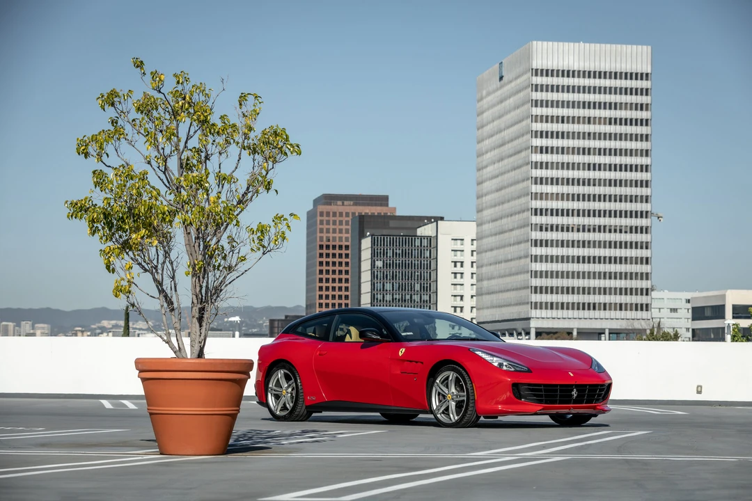 2018 Ferrari GTC4Lusso - Image 18 of 31