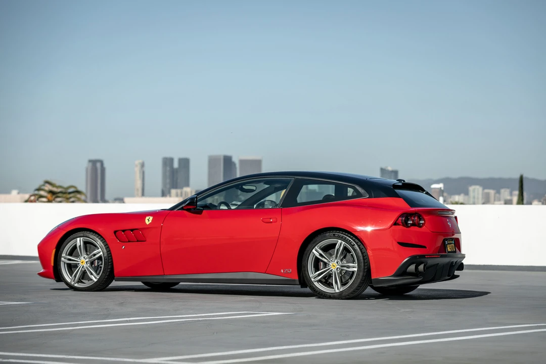 2018 Ferrari GTC4Lusso - Image 2 of 31