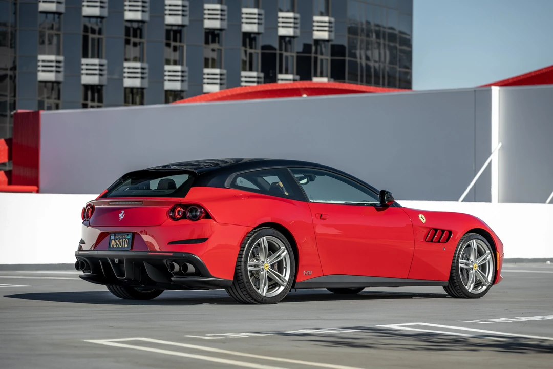 2018 Ferrari GTC4Lusso - Image 23 of 31