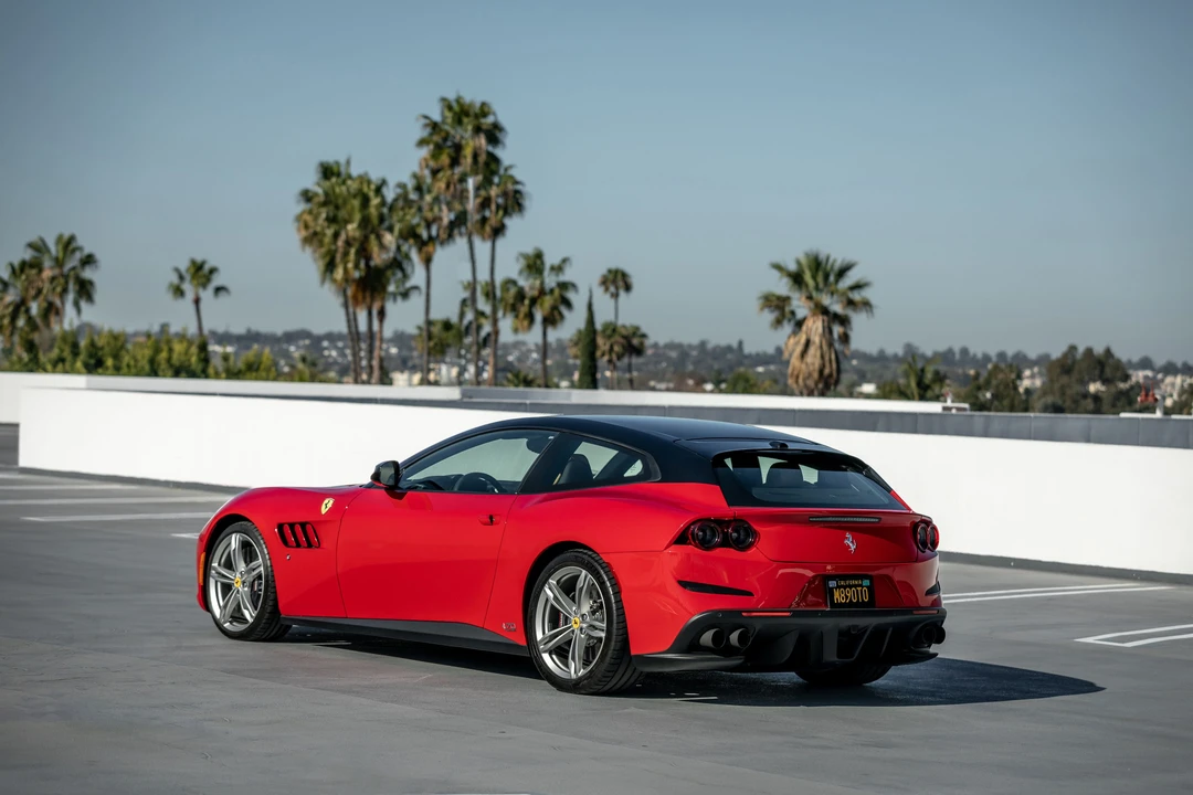 2018 Ferrari GTC4Lusso - Image 4 of 31