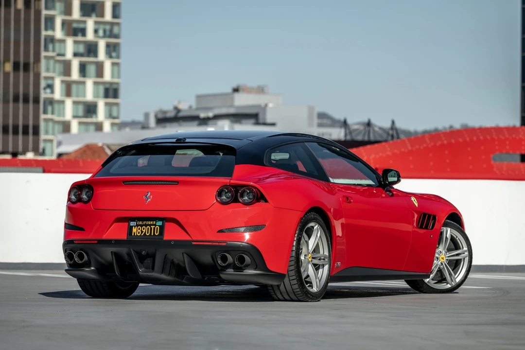 2018 Ferrari GTC4Lusso - Image 25 of 31